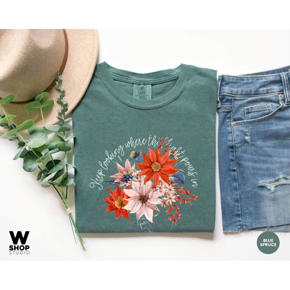 Flower t-shirt , Gift for her, Women trendy t shirt, Spring concept, Wild meadow flower nature tee, Floral Oversized, Gardener Botanical - 5.jpg