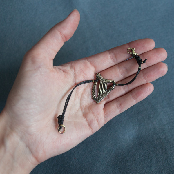 celtic-harp-bracelet
