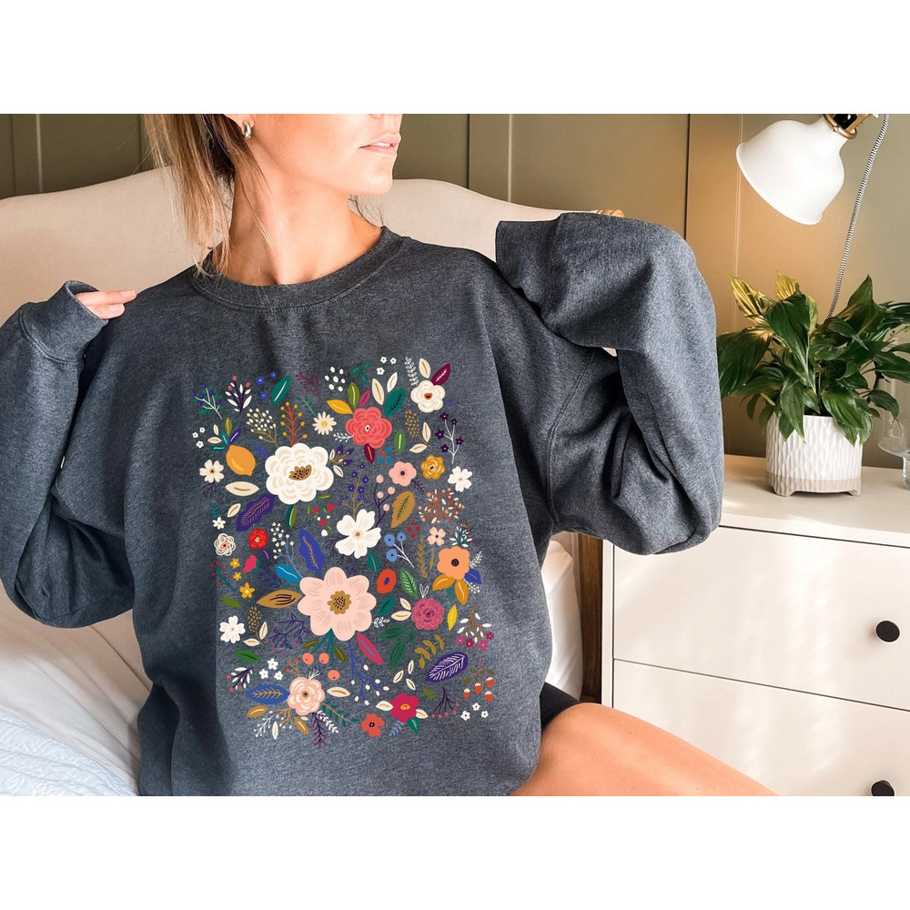 Flower Sweatshirt, Wildflower Women Sweatshirts ,Plus Size, Ladies Flower Girl Gifts, Floral Gift, Girlfriend Gift - 4.jpg