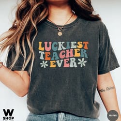 retro teacher shirts, teacher appreciation gift, teacher gifts, oversized teaching squad t-shirts, luckiest teacher ever