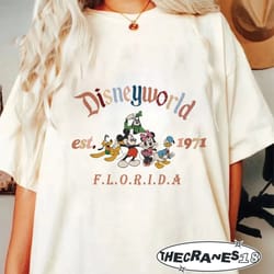 retro comfort color mickey and friends disneyworld est 1971 t-shirt, 2023 family vacation shirt, magic kingdom, minnie