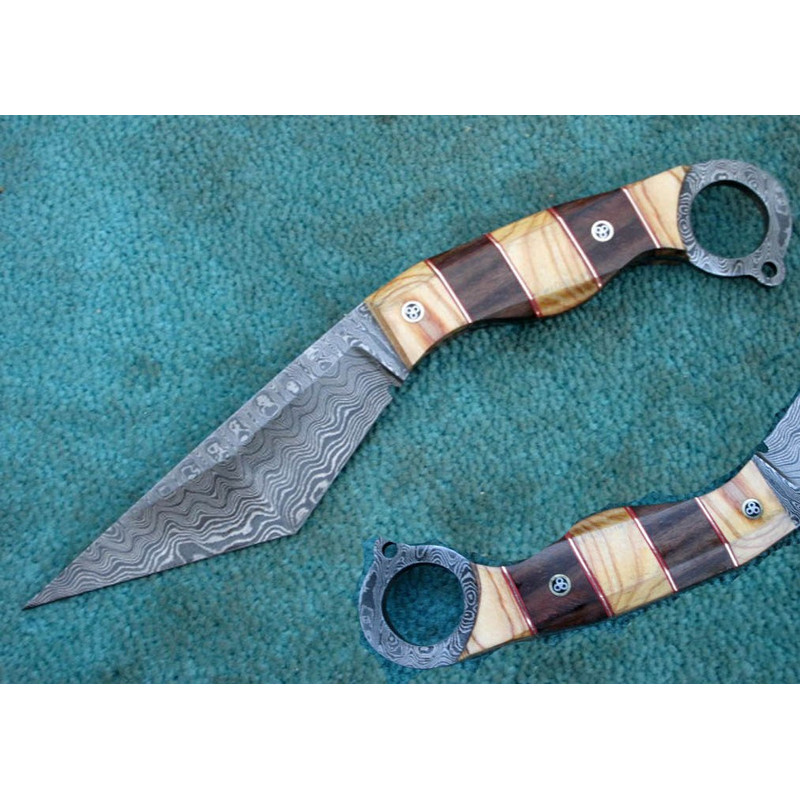 Damascus Karambit Knife.jpg
