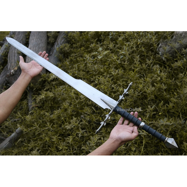 Custom Hand Forged Lord of the rings stainless steel Nazgul sword, Raingwraith Sword, Beautiful WEDDING Gift for him