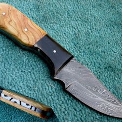 8" Superior Hand Made Damascus Steel Skinning Knife , Fixed Blade Hunting Knife