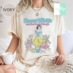 comfort colors retro 90s disney snow white group shot classic poster floral wreath shirt, family birthday gift adult kid