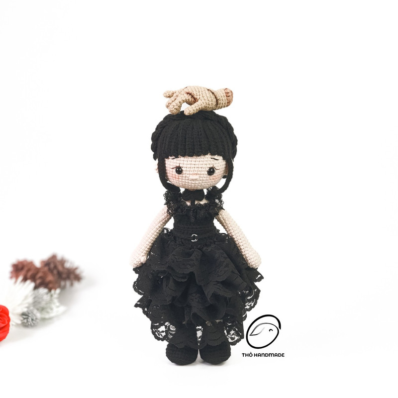 Wednesday Addams & Thing crochet amugurumi, crochet wednsday doll, gothic doll, handmade doll, amigurumi horror, amigurumi wednesday addams. (6).jpg