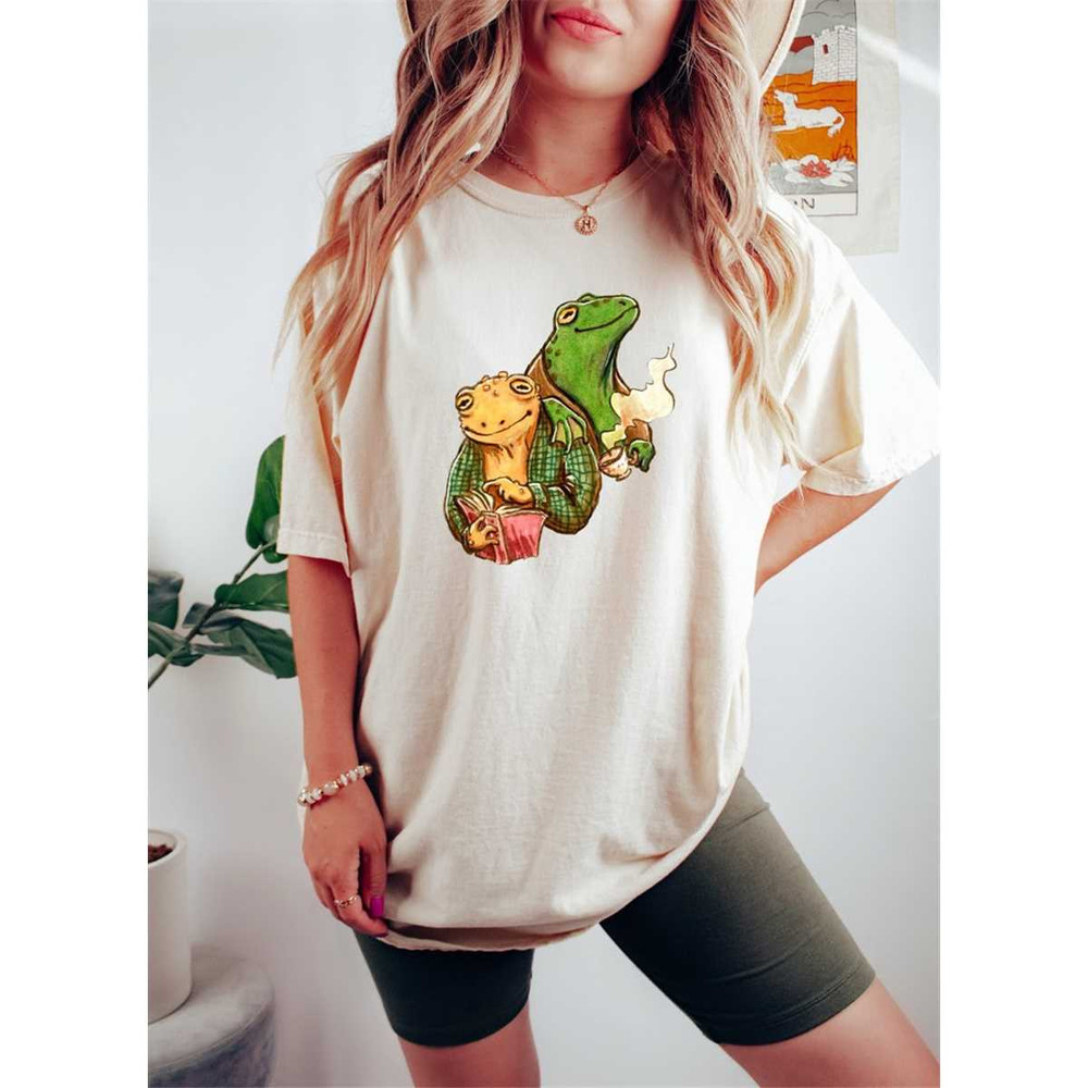 MR-2362023124141-frog-and-toad-shirt-vintage-classic-book-shirt-cottage-core-image-1.jpg
