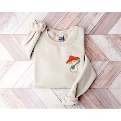 cute mushroom sweatshirt, botanical shirt, hippie shirt, mushroom shirt, nature shirt, vintage shirt, groovy mushroom, m
