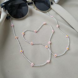Eyeglass Beaded Daisy chain.  Eyeglasses  lanyard. Sunglasses seed bead chain.