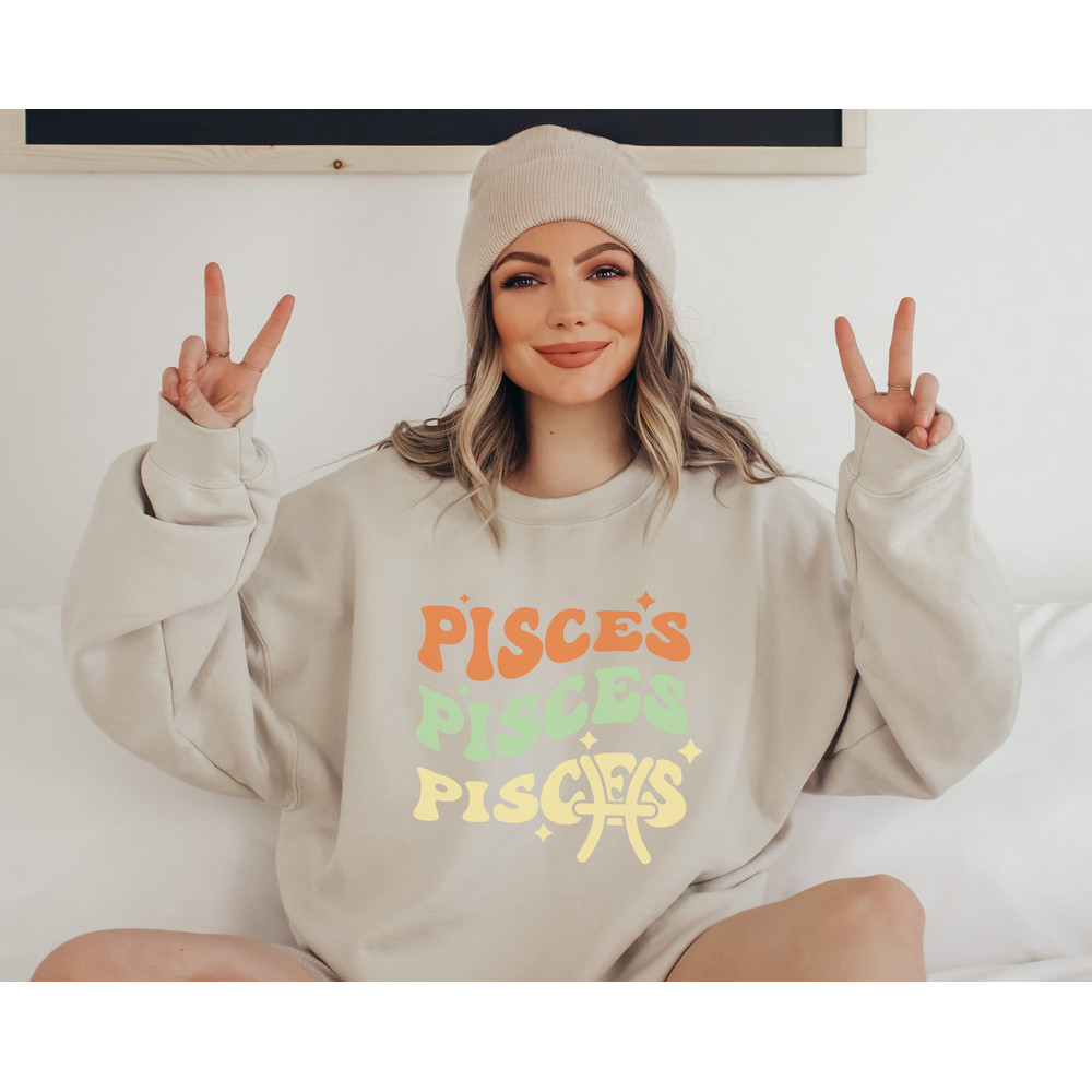 Retro Zodiac Horoscope Sweatshirt, Vintage Pisces Sweatshirt, Zodiac Sign Pisces Sweater, Astrology Birthday Gift, Gift For Pisces - 3.jpg