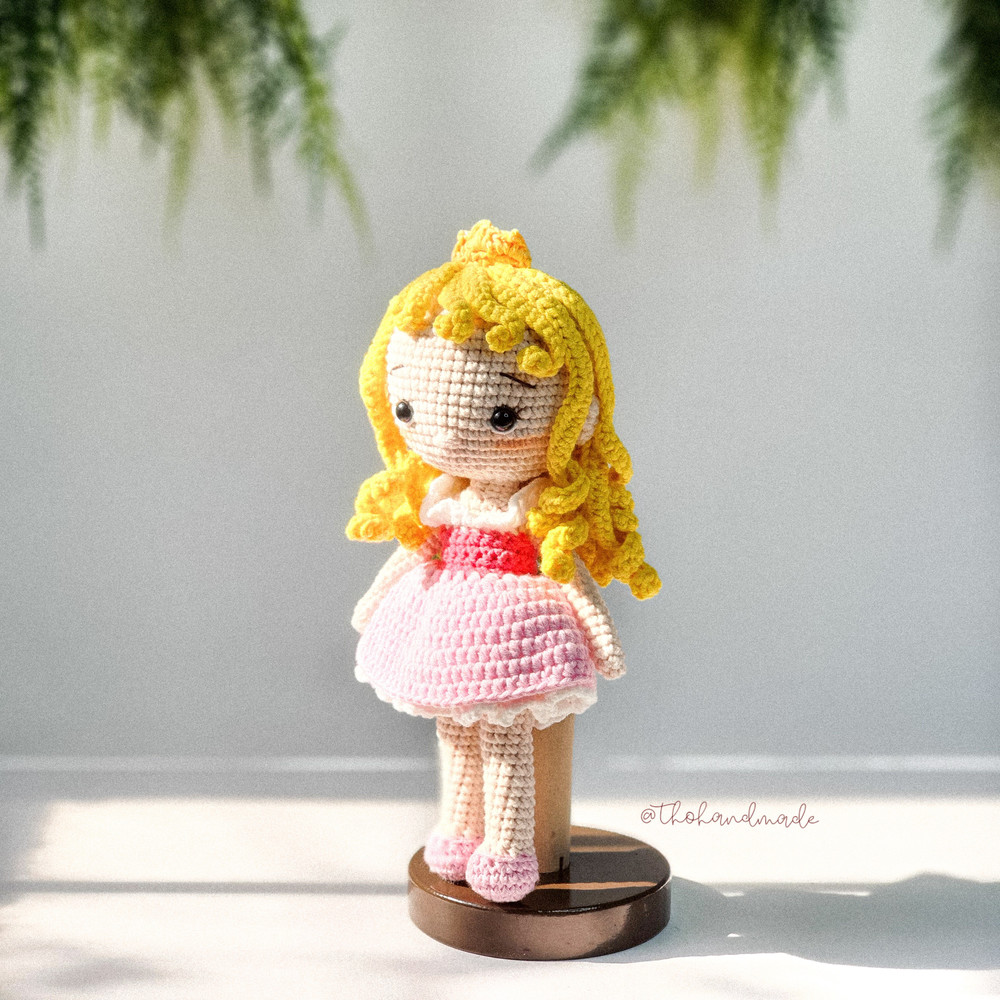 Auora sleeping beauty crochet amigurumi, amigurumi princess, crochet auora stuffed doll, amigurumi fairy doll, birthday, baby shower gift (3).jpg