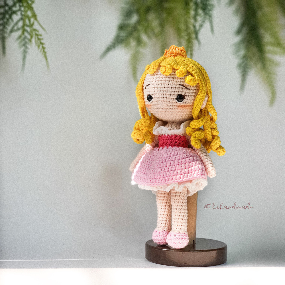 Auora sleeping beauty crochet amigurumi, amigurumi princess, crochet auora stuffed doll, amigurumi fairy doll, birthday, baby shower gift (4).jpg