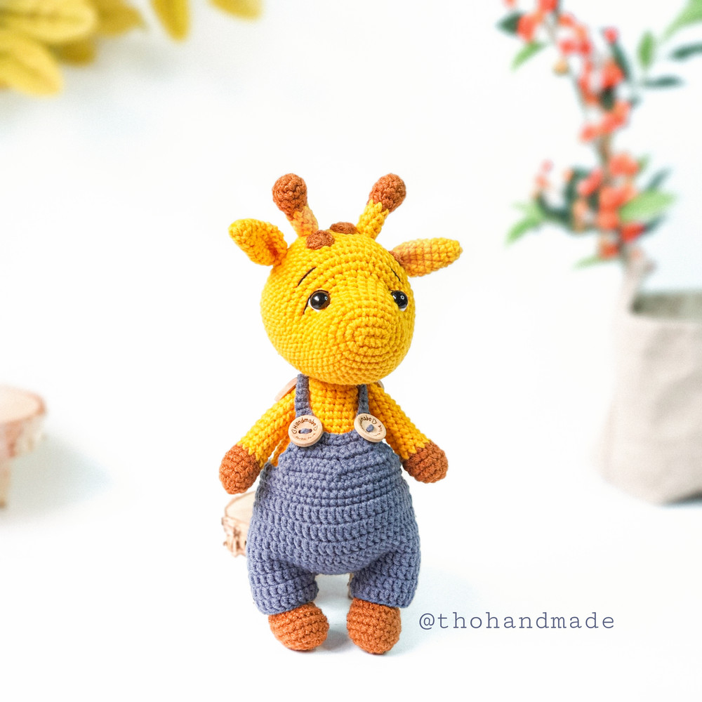 Crochet amigurumi giraffe, amigurumi animal, crochet giraffe cuddle doll, crochet doll for sale, amigurumi giraffe doll stuffed toy.jpg