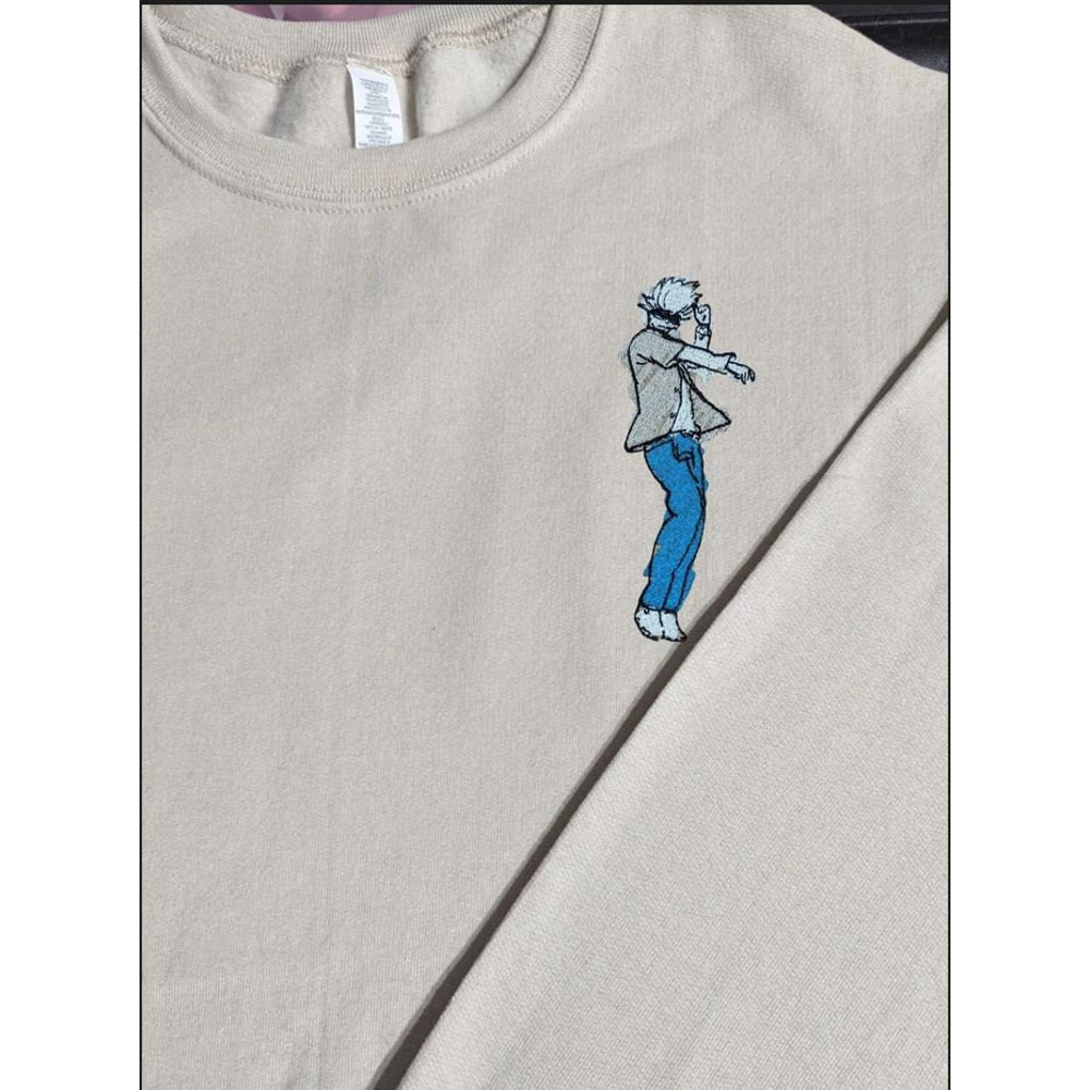 Chilling Embroidered Crewneck SweatshirtT-Shirt - 3.jpg