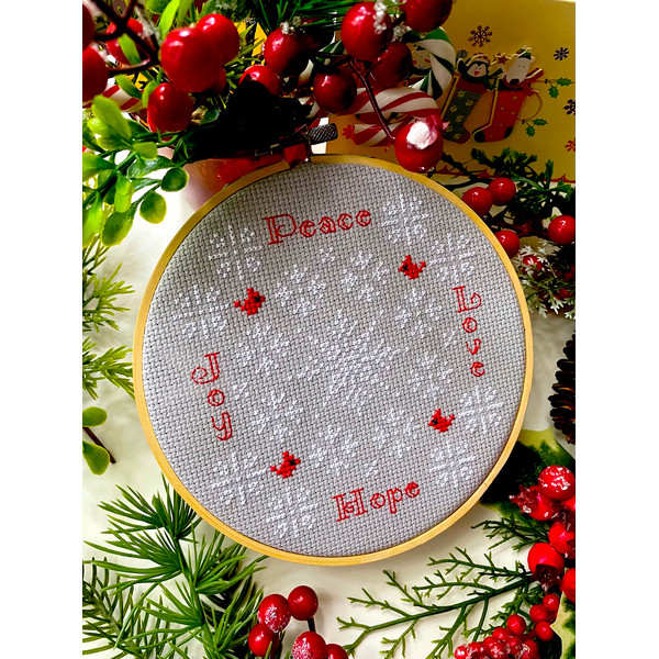 This SNOWFLAKE CHRISTMAS ORNAMENT CROSS STITCH PATTERN PDF | Inspire Uplift
