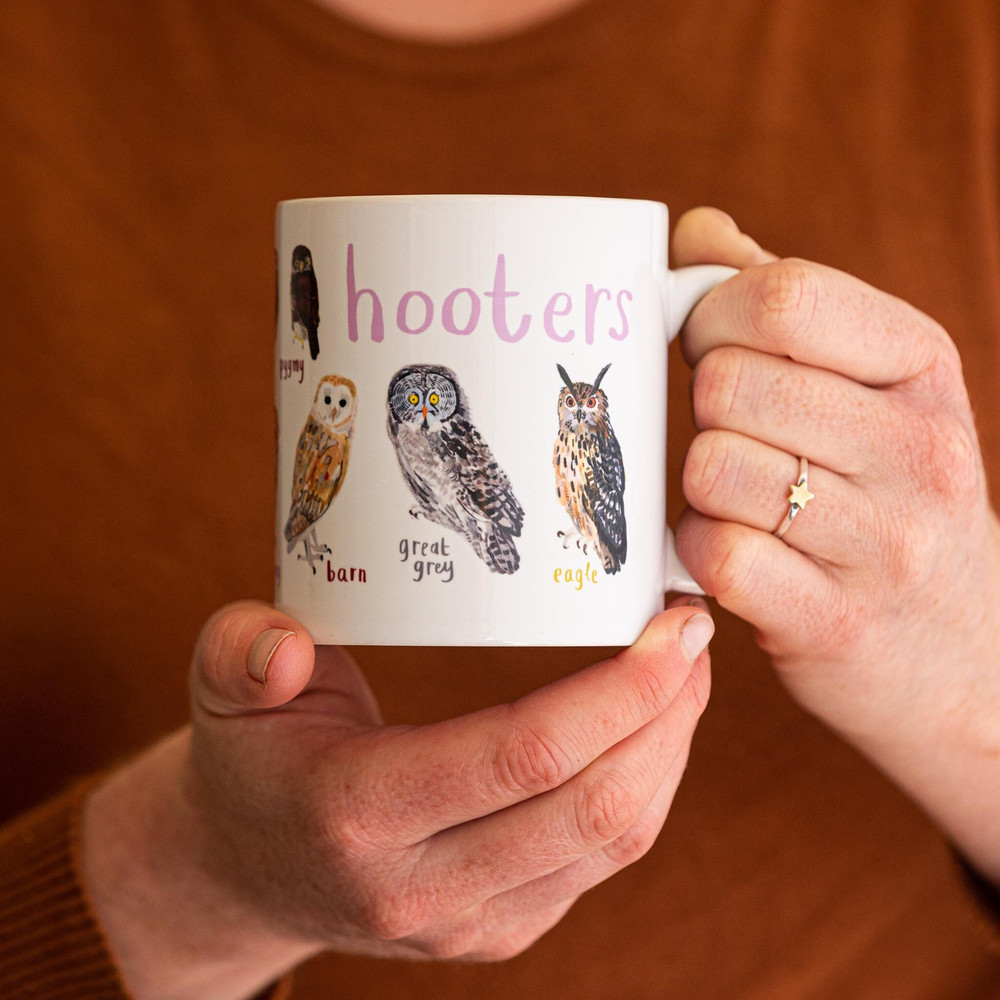 Hooters Ceramic Bird Mug - 3.jpg