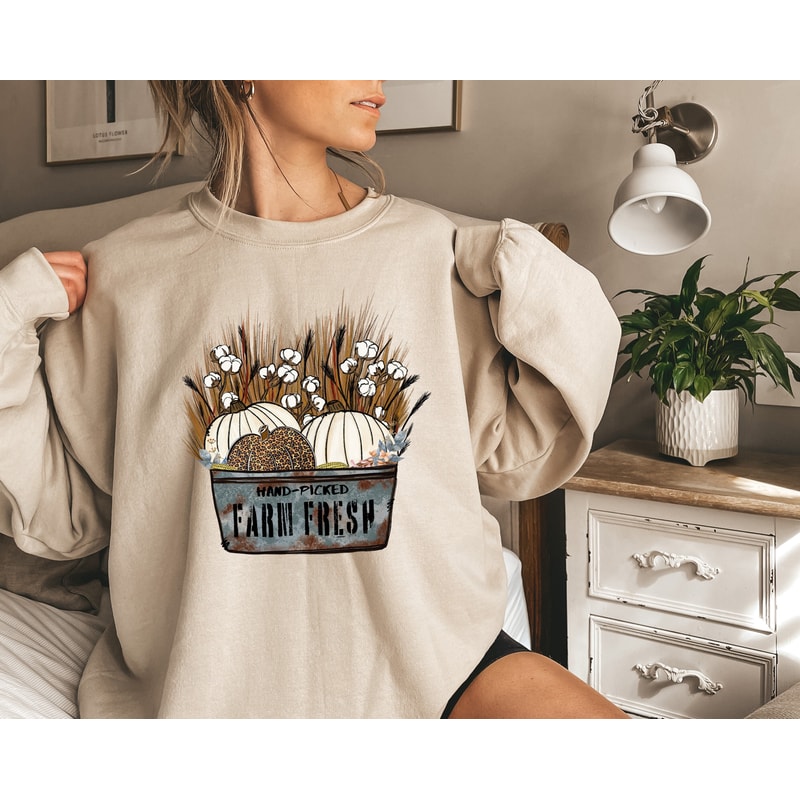Thanksgiving Sweatshirt,Pumpkin Sweater,Hand Picked Farm Fresh Pumpkin,Thankful Pumpkin Sweater,2022 Family Thanksgiving,Retro Comfort Color - 2.jpg