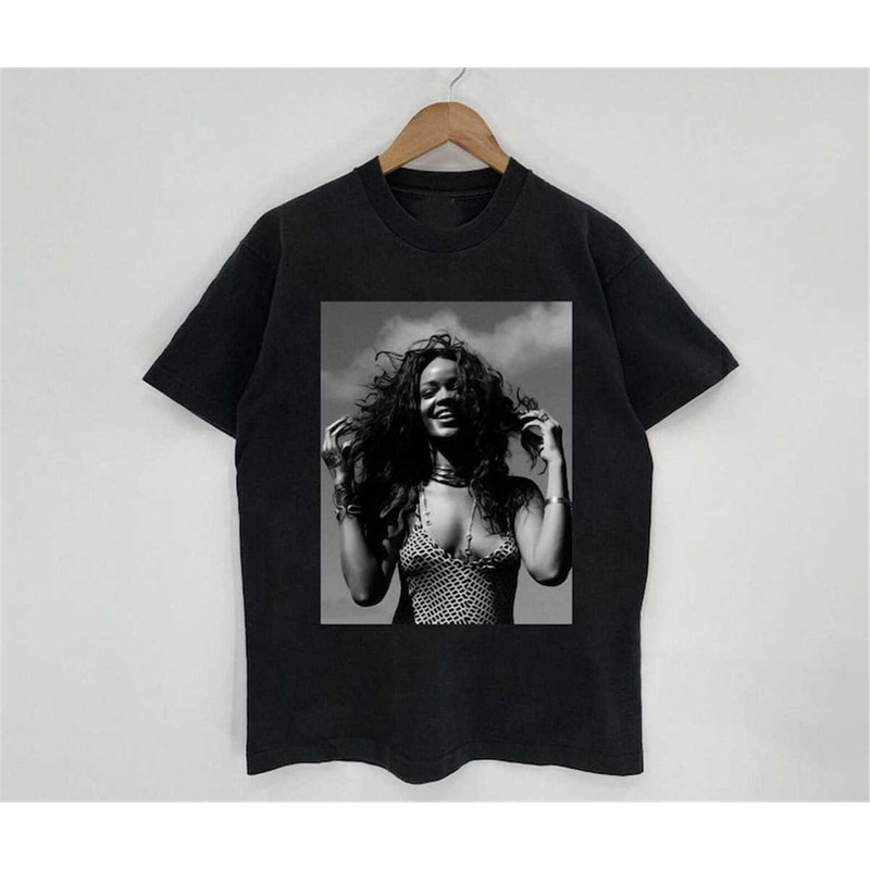 MR-2962023144719-black-and-white-rihanna-art-shirt-rihanna-aesthetic-vintage-image-1.jpg