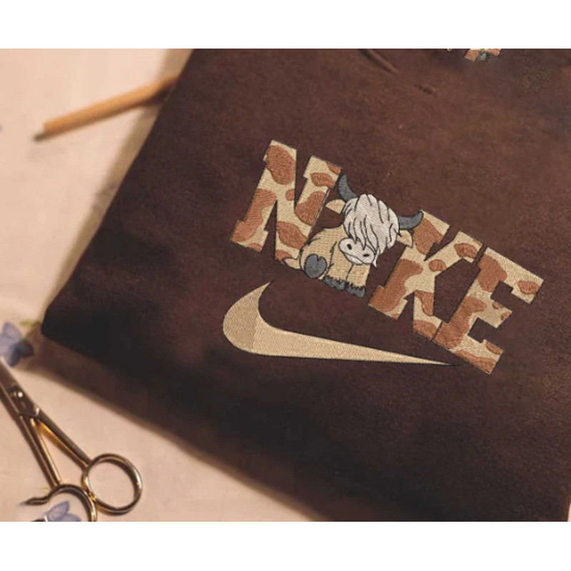 Trendy Cow Embroidered Sweatshirt, Cartoon Embroidered Sweatshirt.png