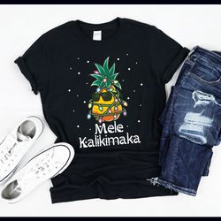mele kalikimaka , pineapple christmas tree , hawaiian christmas in july , surfer , aloha beach , t-shirt , tank top , sw