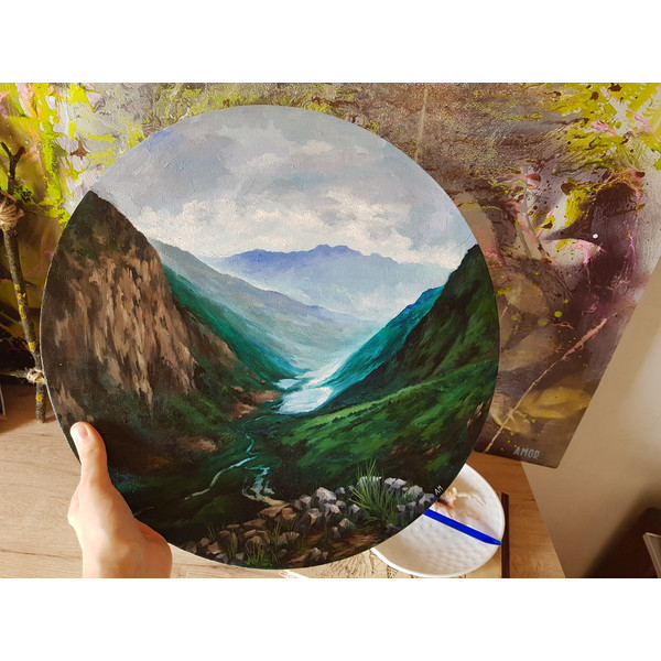 4 Original oil painting - Mountain Landscape, D 40cm..jpg