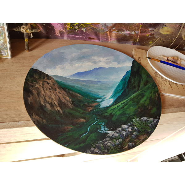 6 Original oil painting - Mountain Landscape, D 40cm..jpg