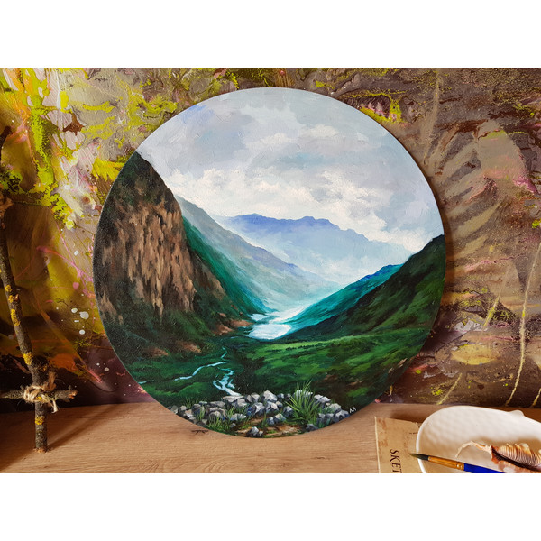 9 Original oil painting - Mountain Landscape, D 40cm..jpg
