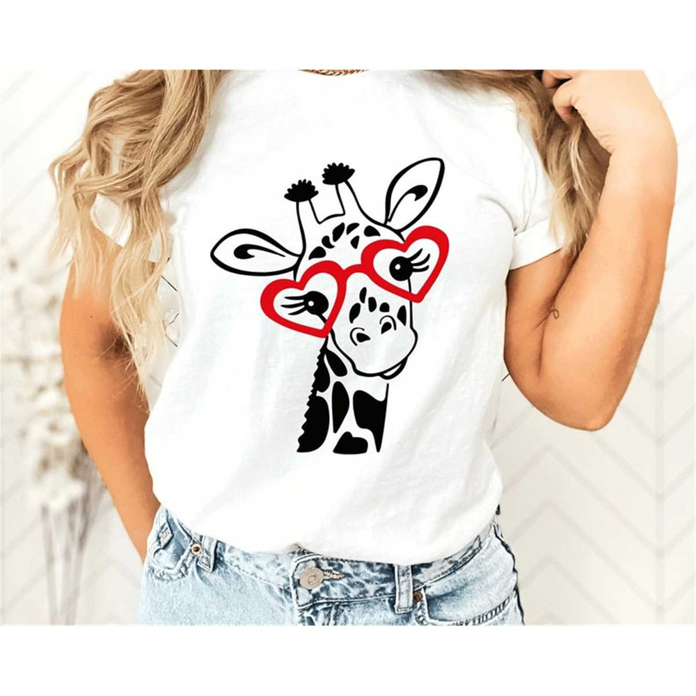 MR-3062023153515-valentines-day-shirt-giraffe-shirt-women-valentine-image-1.jpg