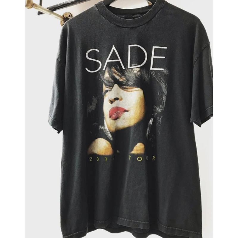 Vintage Clothes Sade.png