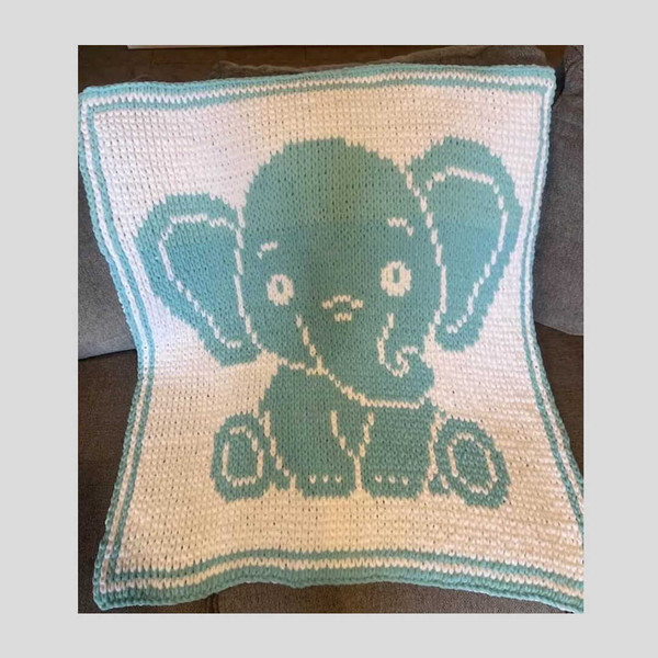 loop-yarn-finger-knitted-elephant-baby-blanket-7.jpg