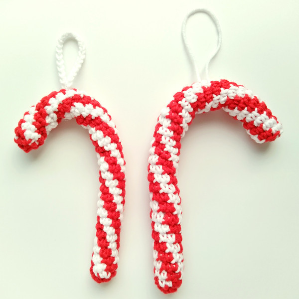 Christmas ornament staf lollipop pattern.jpg