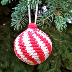 Crochet Christmas Baubles Patterns - Christmas Balls Ornaments Red And White - Christmas Decorations Ideas To Make