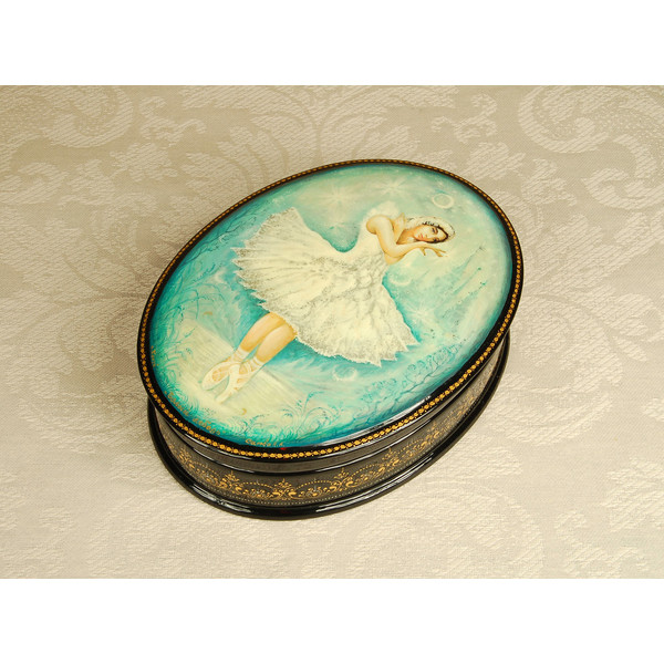 White Swan ballerina lacquer box