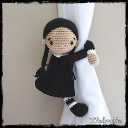 Wednesday Addams - curtain tieback crochet PATTERN, right or left tieback pattern