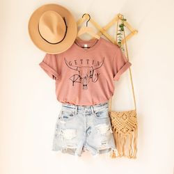 getting hitched rowdy shirt, country bachelorette shirt, team bride shirt, bride shirt, western bachelorette party favo