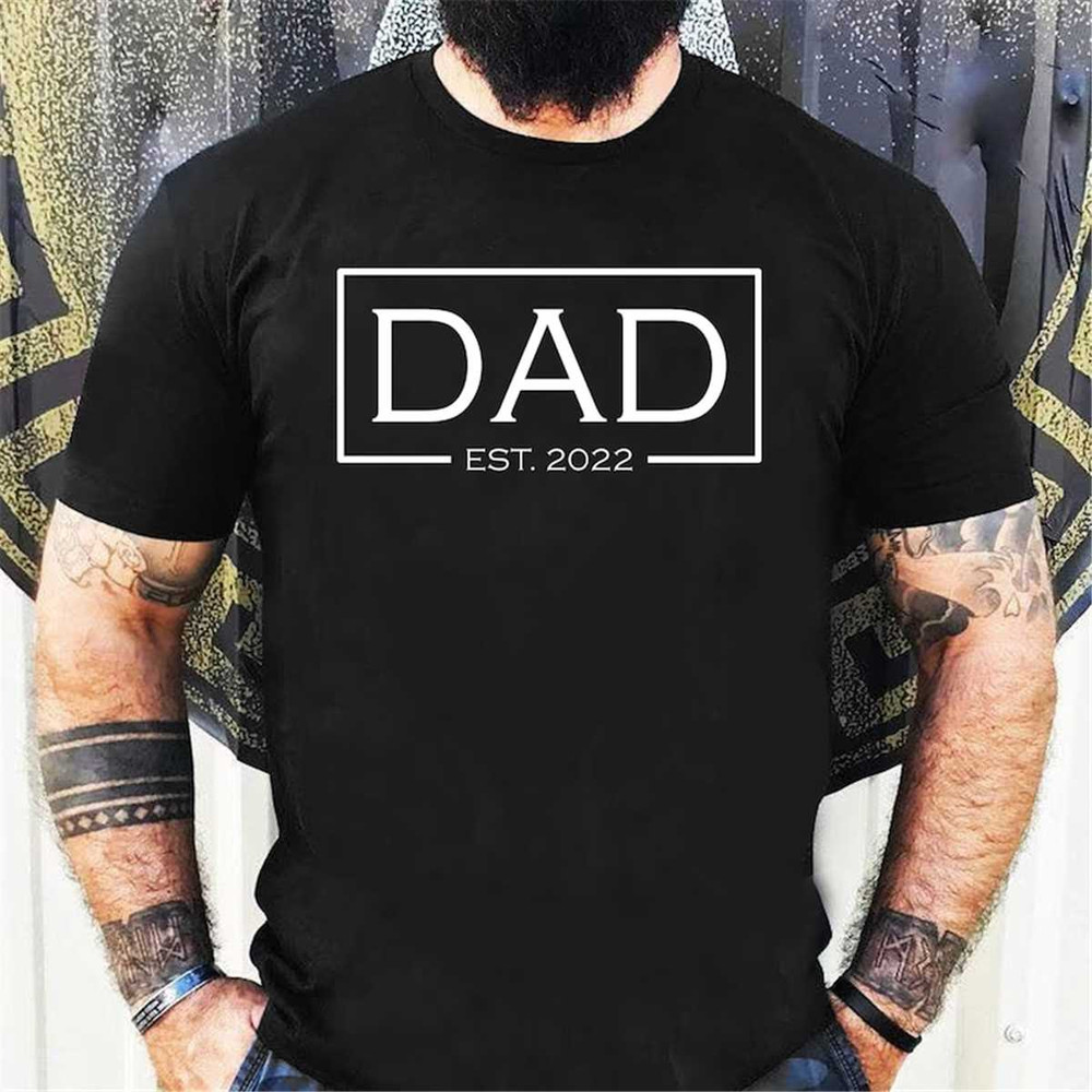 MR-47202312324-dad-est-2022-shirt-announcement-t-shirt-2022-dad-shirts-image-1.jpg