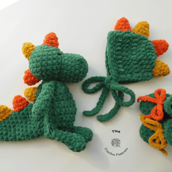 HANDMADE Dinosaur Bonnet, Booties and Toy Set | Newborn Dino Photo Prop | Baby Shower Gift | Crochet Animal