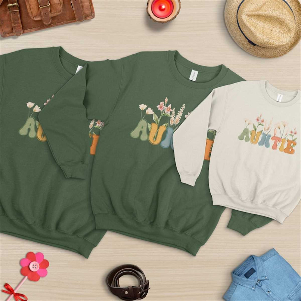 MR-472023165554-wildflower-auntie-sweatshirt-auntie-sweater-for-aunt-auntie-image-1.jpg