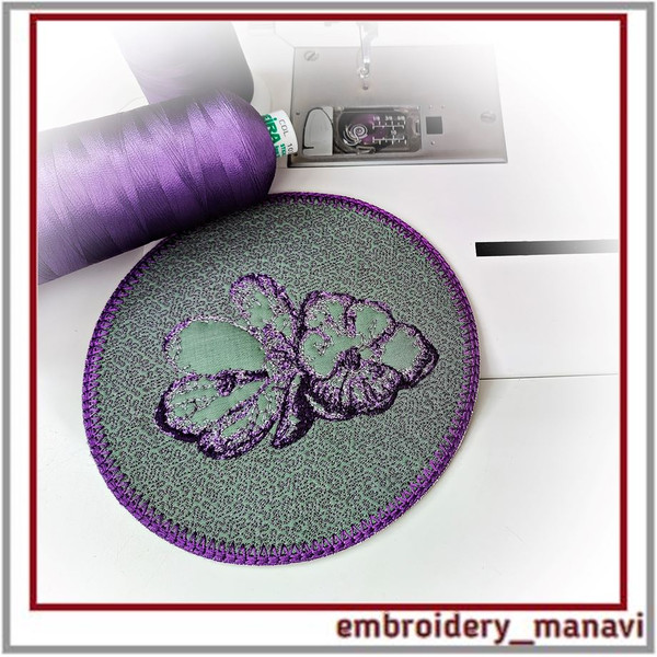 Embroidery_design_napkin_in_the_hoop_flowers_sfumato_and_quilting