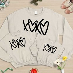 xoxo shirt, xoxo valentines day shirts, couple xoxo sweat, couples love sweat, love shirt, valentines day gift, xoxo tee