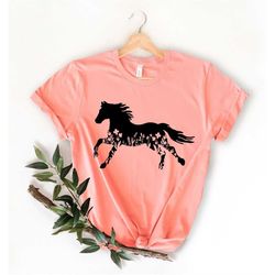 floral horse shirt - horse lover shirt - floral shirt - gift for her - country shirt - gift for horse lovers - animal lo