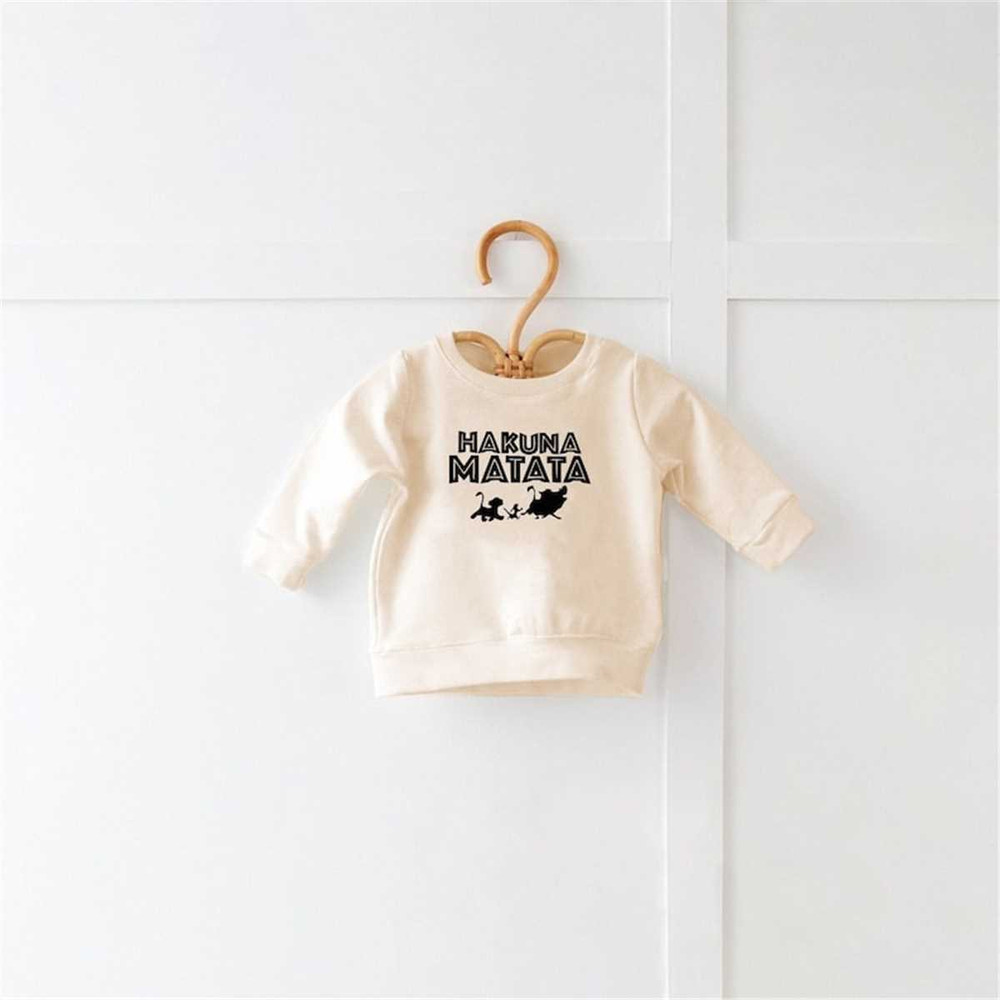 MR-57202314246-lion-king-hakuna-matata-sweatshirt-disney-sweatshirt-animal-image-1.jpg