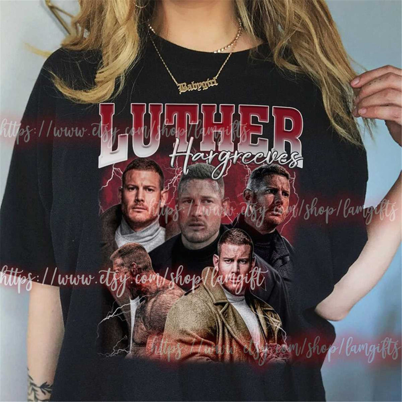 MR-57202323216-luther-hargreeves-t-shirt-umbrella-number-one-luther-image-1.jpg