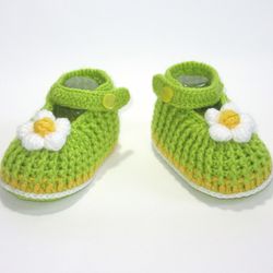 Green crochet booties for baby girl, Soft newborn shoes, Gender reveal party gift, Baby shower gift, New parents gift