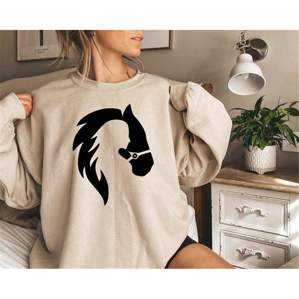 MR-7720238305-women-horse-lover-sweatshirthorse-sweatshirt-love-horses-image-1.jpg