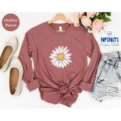 daisy women long sleeve, daisy sweatshirt, wildflower shirt, floral long sleeve gift, gift for sister, summer sweatshirt