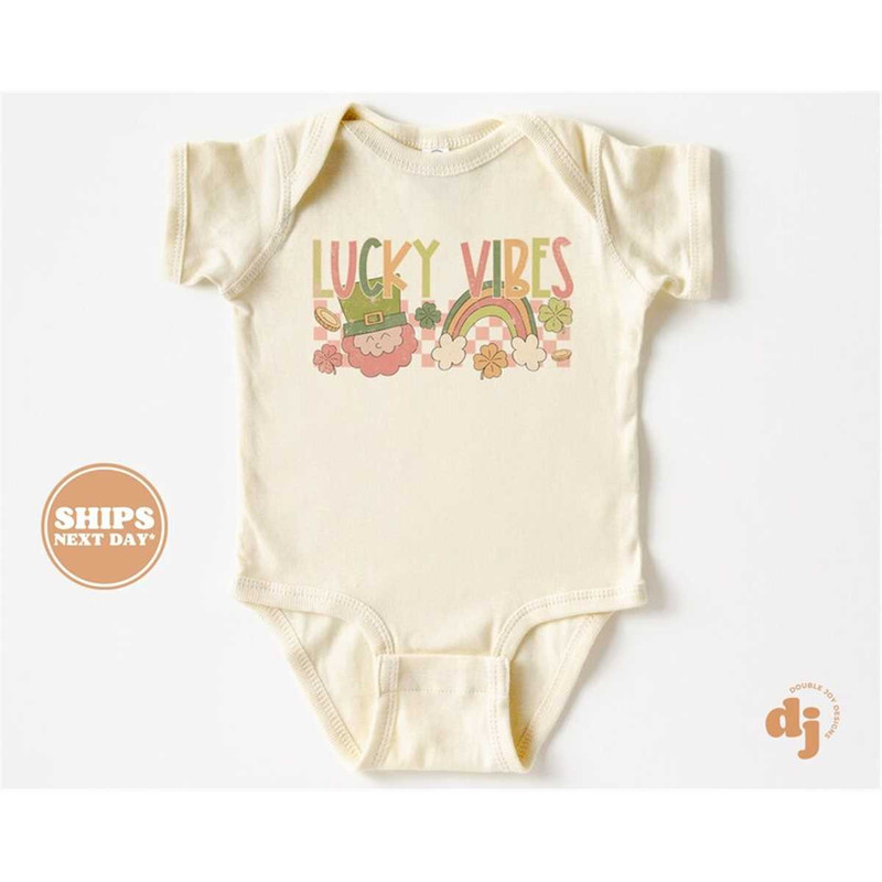 MR-77202392523-baby-onesie-lucky-vibes-leprechaun-st-patricks-day-shirts-image-1.jpg