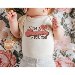 baby onesie - i'm a sucker for you valentines day bodysuit - baby retro valentines natural onesie 5501