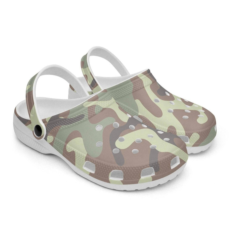 Camo Crocs.png
