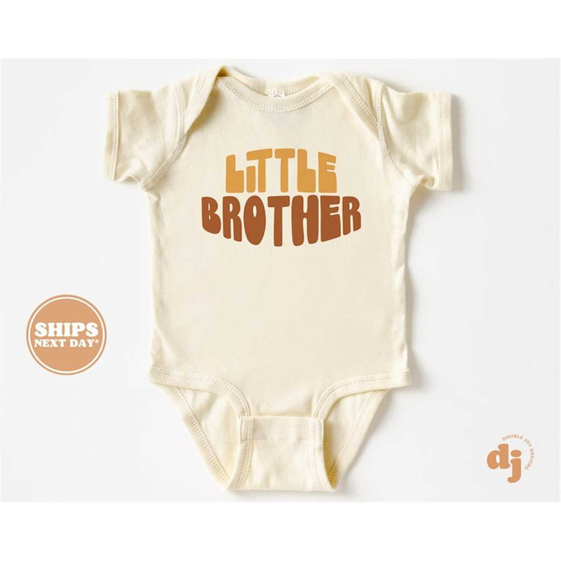 MR-772023111014-little-brother-onesie-retro-pregnancy-announcement-bodysuit-image-1.jpg
